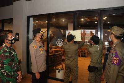 Langgar PSBB, Resto Upnormal dan Cafe MP Coffee di Citra Raya Disegel