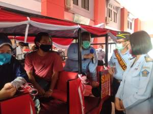 Kepala Kantor Wilayah Kementerian Hukum dan HAM Banten, R. Andika Dwi Prasetya saat meresmikan pengoperasian La-Goon Moda.