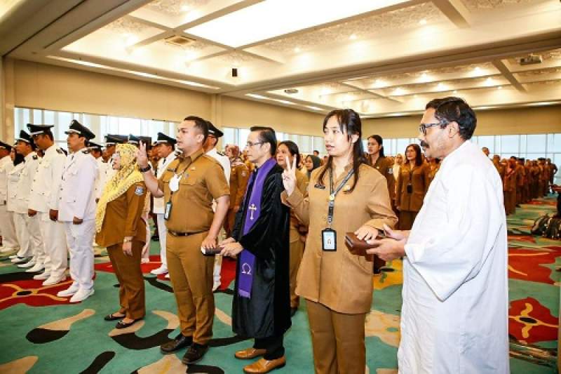 Wali Kota Benyamin Lantik Ratusan Pejabat Administrasi dan Fungsional