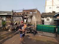 Tiga Rumah Milik Warga Sudirman Tigaraksa Hangus Dilalap Sijago Merah