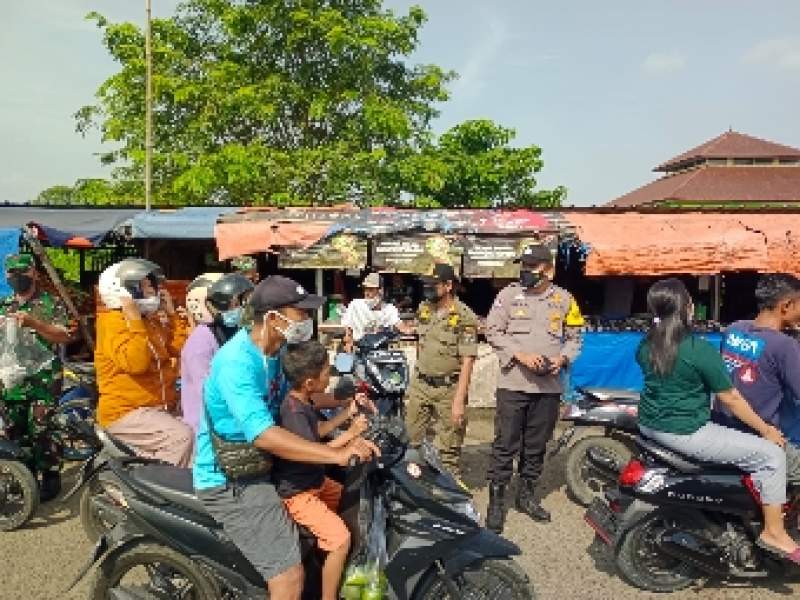 3 Pilar di Balaraja Gelar operasi penegakan disiplin PPKM di Pasar Sentiong