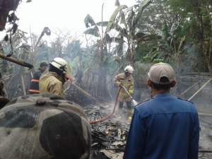 Rumah Makan Bambu Kuning Tigaraksa Dibakar Orang Gila