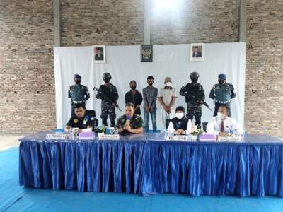 Lanal TBA Gagalkan 17 PMI Ilegal Yang Masuk Ke Indonesia Tanpa Dokumen