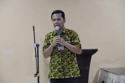 Semua Harus Saling Bergandengan Tangan