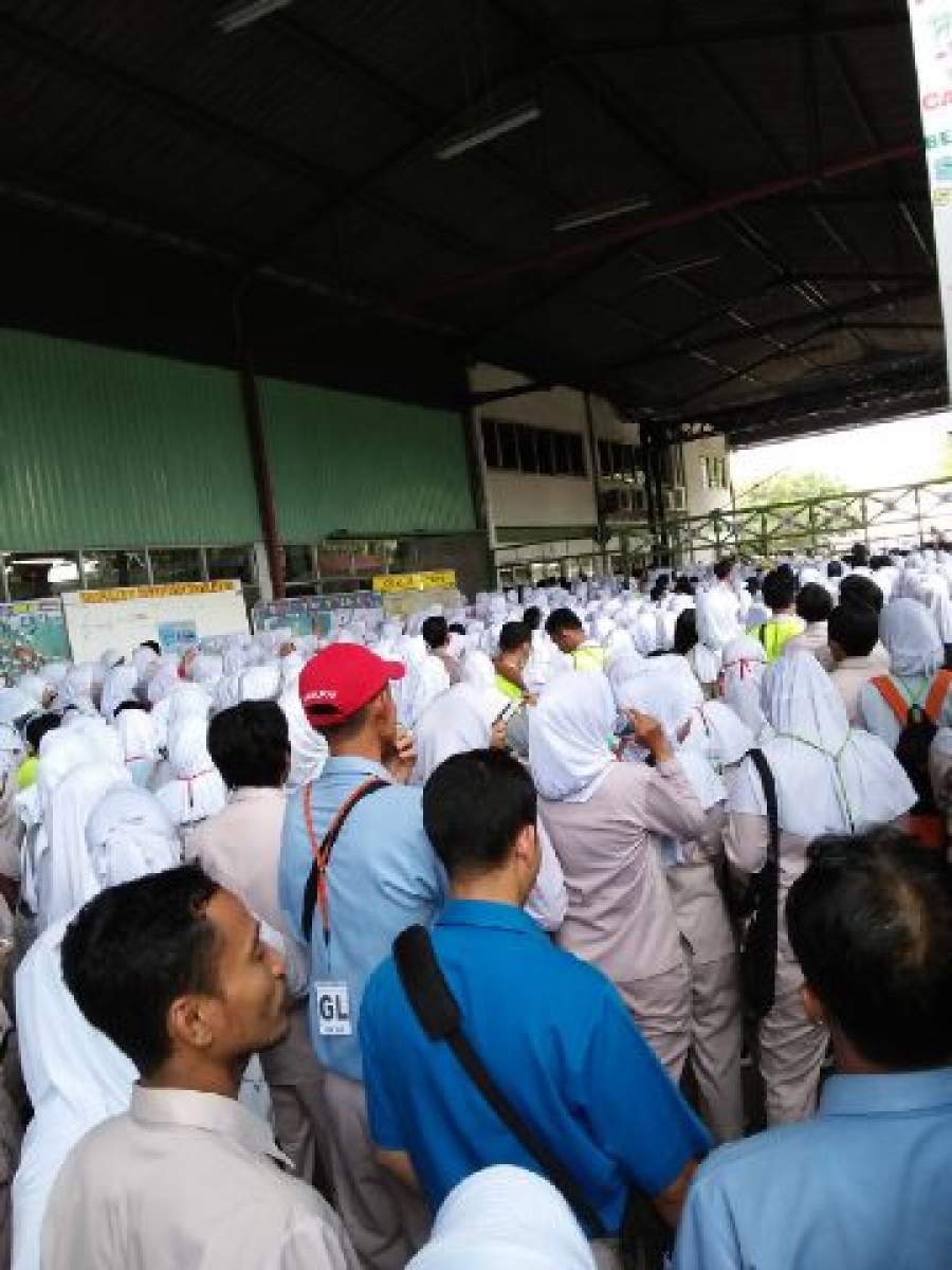 Detak Banten Tuntut Naik Upah Buruh Blokir Gerbang Pt Pemi