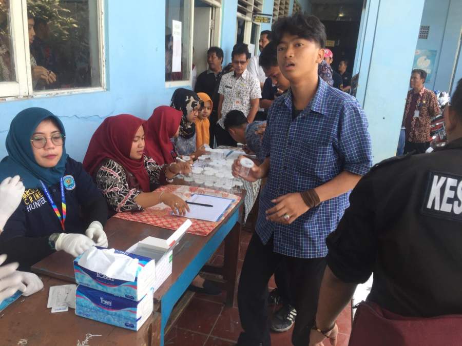 Kesbangpol Kota Tangerang Tes Urin Siswa SMK