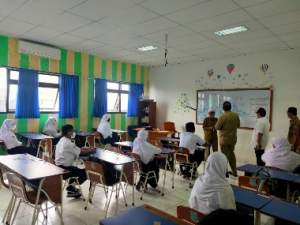 Selasa, Siswa Kelas 6 dan 9 di Tangsel PTM Kembali