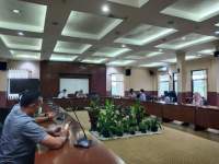 Datangi DPRD, Mahasiswa Soroti Anggaran Makan Minum 7.4 Miliar