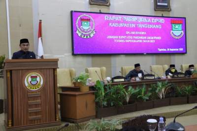 Hadiri Paripurna, Mad Romli Sampaikan Jawaban Pemandangan Umum Fraksi DPRD