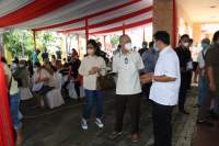 Kajari Tigaraksa dan Sekda Dampingi Kajati Banten Tinjau Vaksinasi di Vihara