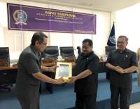 Wakil Walikota Tangsel, Benyamin Davnie menerima laporan hasil reses dewan dari Ketua DPRD Tangsel, Moh Ramlie dan wakilnya, Moch Shaleh Asnawi.