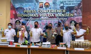 Jelang Ramadhan, Polda Banten Bongkar Mafia Minyak Goreng