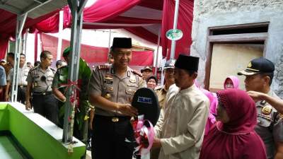 Kapolrestro Resmikan Bedah Rumah di Kecamatan Benda