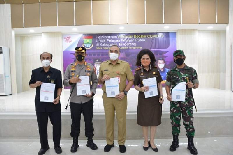 Bupati Tangerang Bersama Forkopimda Di Suntik Vaksin Booster