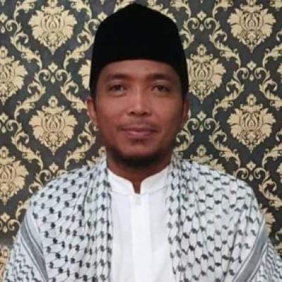 Ketua MUI Kecamatan Pasar Kemis Kyai Solahudin
