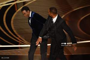 Will Smith Tampar Chris Rock di Panggung Oscar 2022. (AFP)