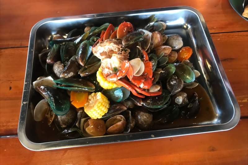 Paket Combo merupakan Kerang hijau, Kerang tahu, Kerang bulu dan Kepiting