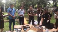 Kejari Kabupaten Tangerang Musnahkan Puluhan Ribu Batang Rokok Ilegal