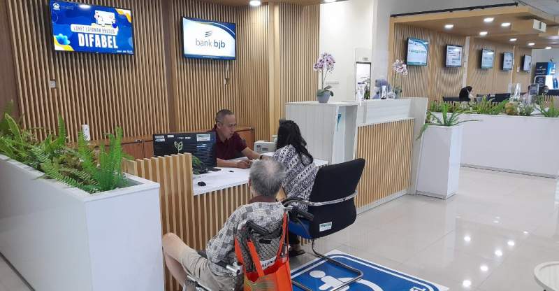 Salah satu pelayanan di kantor DPMPTSP Kota Tangsel.