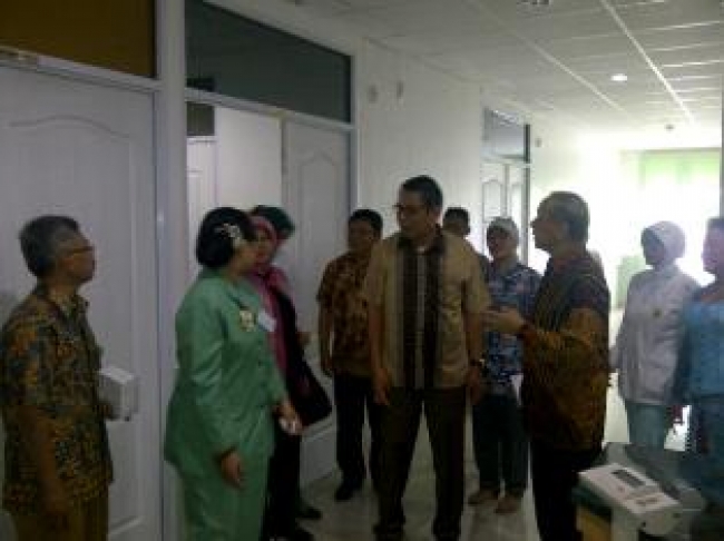 Serpong- Wakil Walikota Tangsel,Benyamin Davni, melihat RS Hermina Serpong,usai Peresmian,Kamis (6/1)DT
