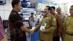 Sekretaris Daerah Kota Serang Tb.Urip Henus (kanan)