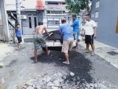 Miris, Warga Sodong Village Kembali Perbaiki Jalan Tanpa Bantuan Pemerintah