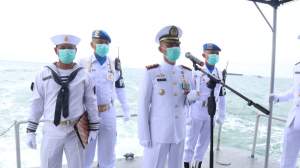 Peringati Dharma Samudera, Lanal Banten Upacara Tabur Bunga di Laut