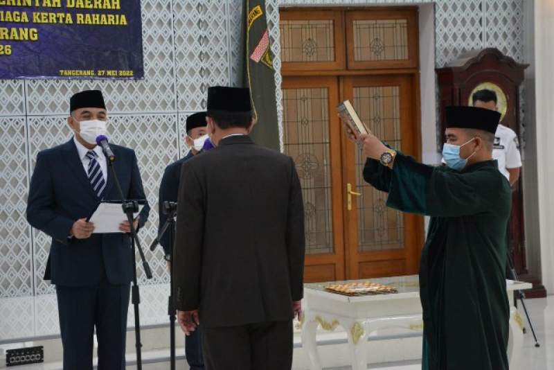 Jelang Pensiun Dari ASN, Uyung Dilantik Jadi Dewan Pengawas PD Pasar