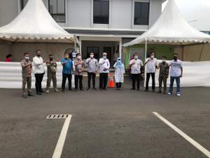 Camat Sindang Jaya Hadiri Vaksinasi Pedagang Pasar Lapan