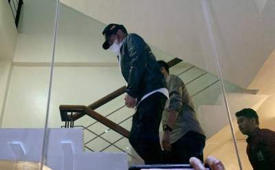 Mantan Menteri Pertanian, Syahrul Yasin Limpo saat tiba di Gedung Merah Putih KPK, Kuningan, Jakarta, Kamis (12/10/2023) malam.