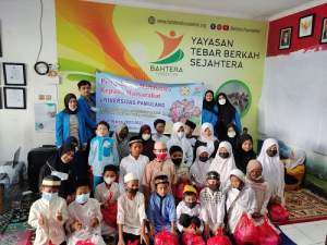 Anak-Anak Yayasan Bahtera Foundation Diajarkan Membuat Kue Kering Sederhana