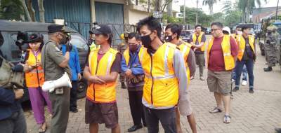 Puluhan Pelanggar PSBB Tangsel Disanksi Berjemur Dan Push Up Dibawah Terik Matahari