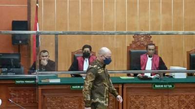 Irjen Pol Teddy Minahasa saat menjalani sidang kasus perdagangan sabu di PN Jakarta Barat.