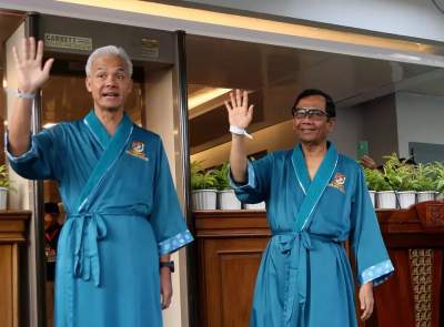 Capres Ganjar Pranowo saat tiba di RSPAD Gatot Soebroto, Jakarta, Minggu (22/10/2023).