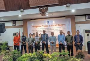 Erzaldi Rosman Serahkan Memori Jabatan kepada Pj Gubernur Ridwan