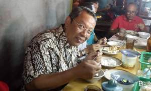 Benyamin Davnie Integritas Seorang Birokrat Sejati