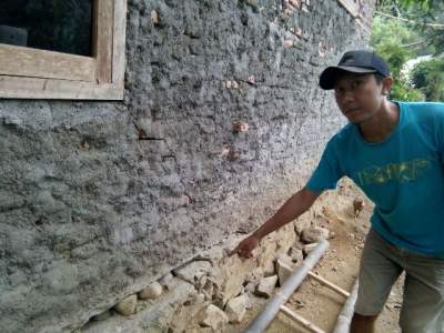 Puluhan Rumah Retak Efek Blasting PT. Cemindo