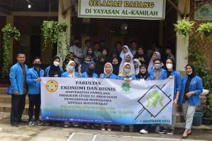 Yayasan Al-Kamilah Depok Diberi Pelatihan Tentang Pemanfaatan Limbah Plastik Menjadi Barang yang Bernilai