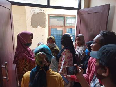 Puluhan Pedagang Dari PT Nikomas Datangi Kantor Kecamatan Kibin, Ada Apa?