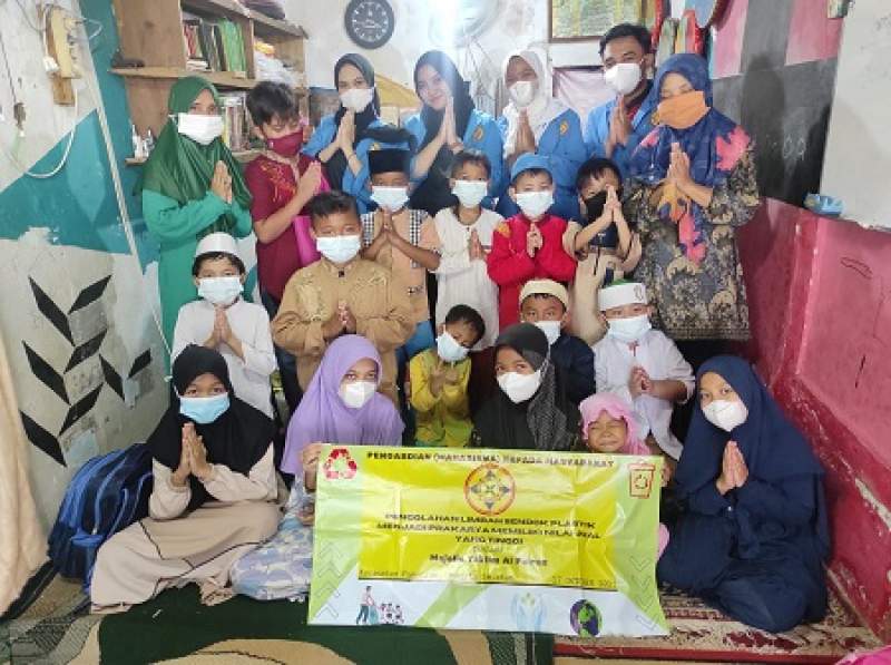 Pengolahan Limbah Sendok Plastik Menjadi Barang Bernilai Jual