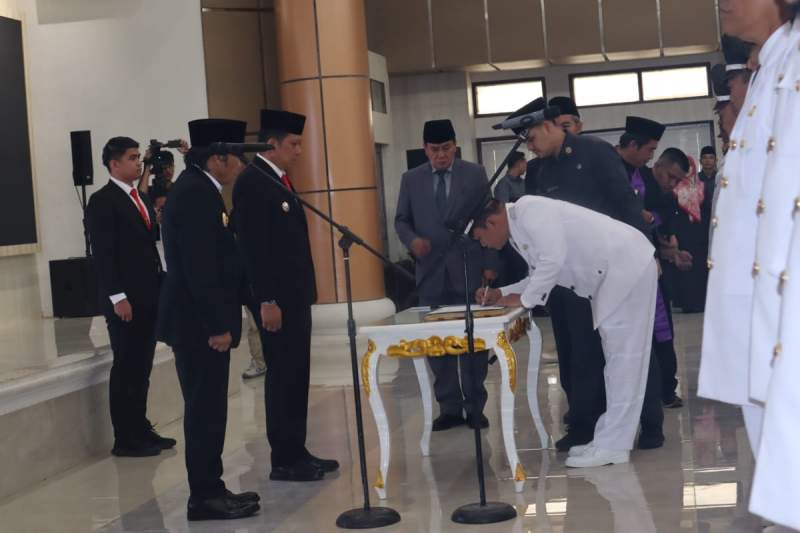 Pj Bupati Tangerang Lantik 17 Kades Terpilih 2023