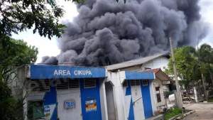 Kebakaran Pabrik Spons 