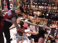 Cegah Covid-19, Ditsamapta Polda Banten Rutin Bagikan Masker