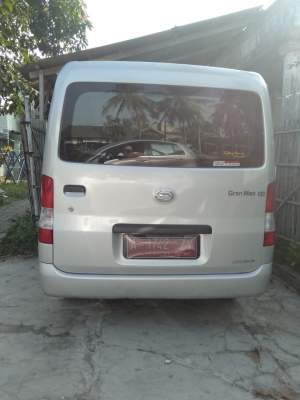 Mobil Dinas Desa yang diduga menggunakan Plat Merah palsu.