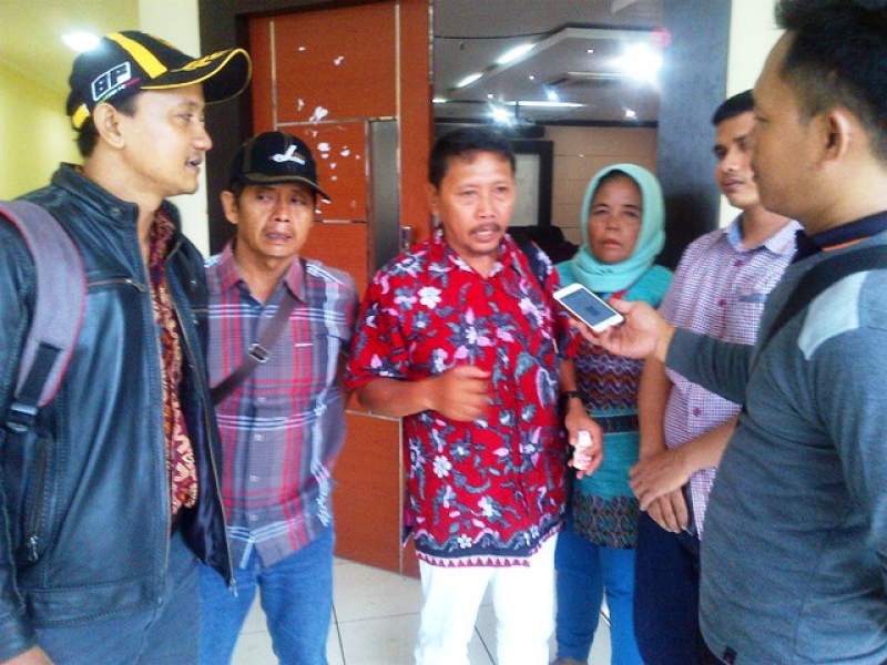 Pedagang Pasar Lembang mendatangi DPRD Kota Tangerang.