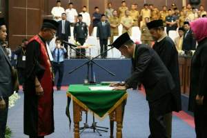 Rapat paripurna PAW Ketua DPRD Kota Serang.