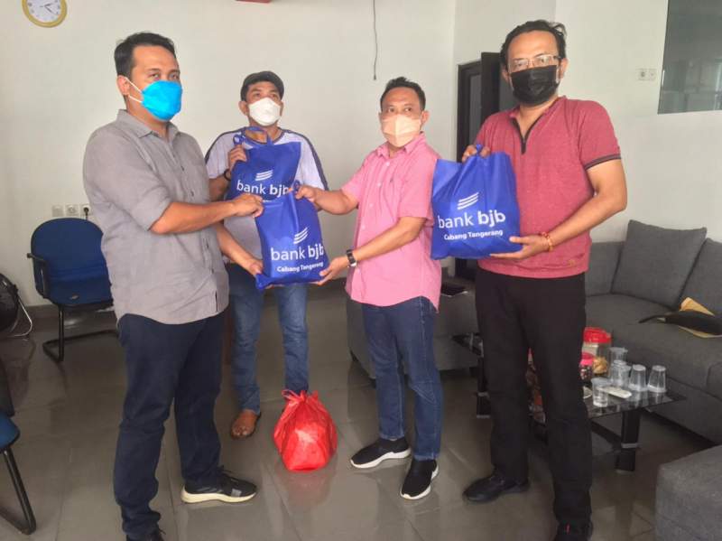 Forum Jurnalis Tangerang, Terima Sembako dari TR Media Group