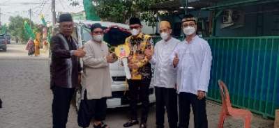 Anggota DPRD Deni, Serahkan Bantuan Mobil Ambulance ke Warga Taman Balaraja
