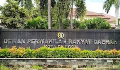 Wakil Ketua DPRD Cilegon Resmi Diberhentikan