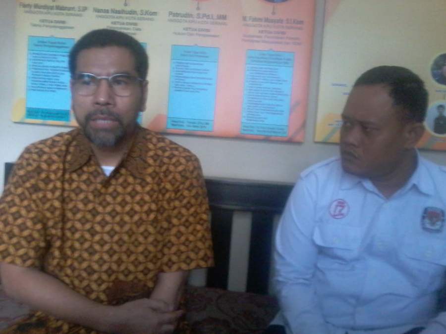 Komisioner Komnas Ham RI, Amiruddin Alrahab dan Komisioner KPU Kota Serang, Iip Pahrudin